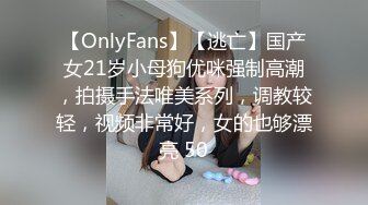 甜美骚骚小妞和小男友居家操逼，短裙骑在身上抽插，搞一会自己拿道具自慰，男友JB有点小，貌似满足不了1