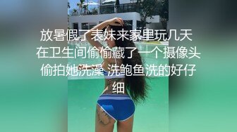 游乐场女厕全景偷窥多位半蹲着尿的美女各种美鲍轮番呈现 (3)