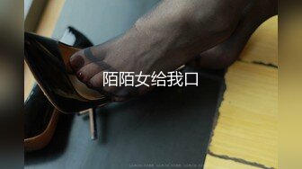 游泳馆内部员工一路游走四处出击偷拍 多位美女少妇洗澡换衣服 (1)