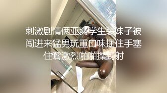 超乖女友！吸舔含做足還怕男友不夠爽...主動問「還是我幫你乳交」只好幹滿回報｜