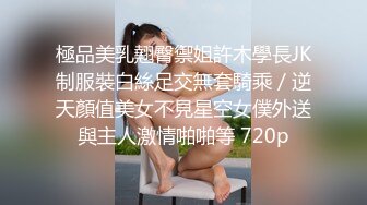 风骚黑丝美熟女跟大哥激情啪啪，太饥渴了要不够口交大鸡巴足交，激情抽插各种姿势，不停撩骚大哥鸡巴求干