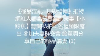 00后嫩妹深夜和小男友公厕啪啪口交洗手台上掰穴，站立后入坐马桶上抽插非常诱人